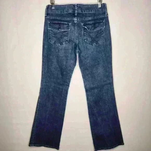 Gap women's curvy stretch medium wash mid rise bootcut jeans size 6 - Picture 3 of 8